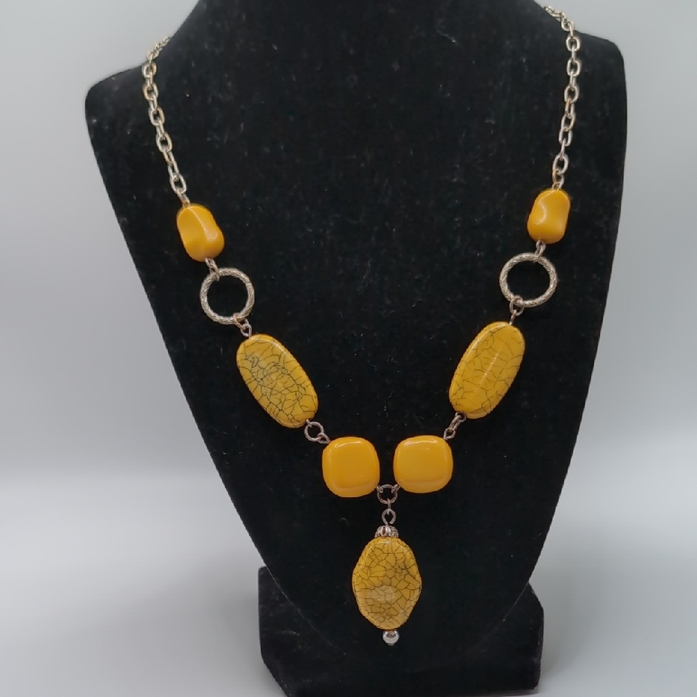 Elegant Yellow Stone Necklace